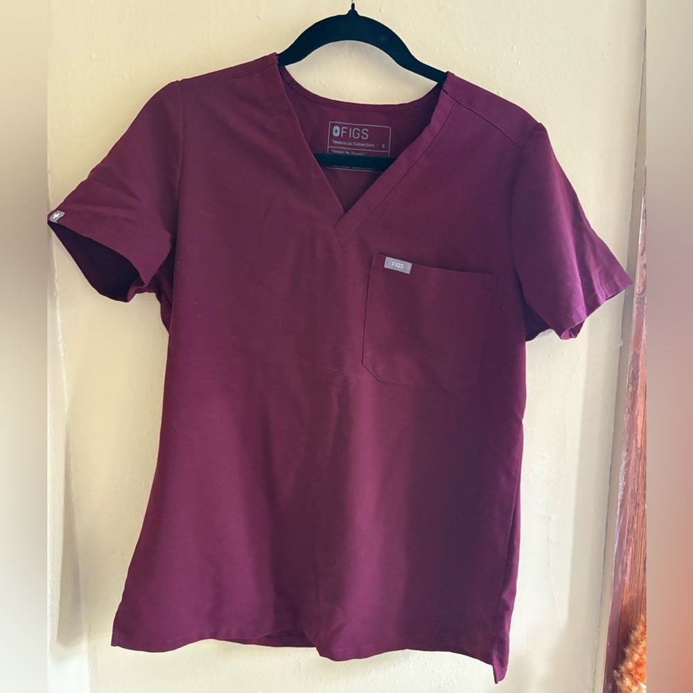 Figs Women's Burgundy scrub top